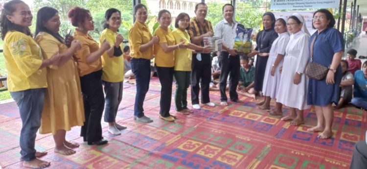 Berbagi Kasih, PPTSB Kota Siantar Mengunjungi 2 Panti Asuhan