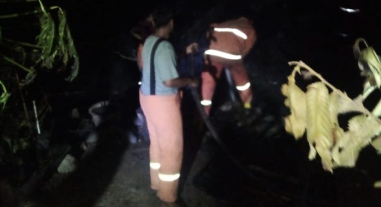 Tiang Listrik Tumbang, Rumah dan Kios Milik Warga Terbakar