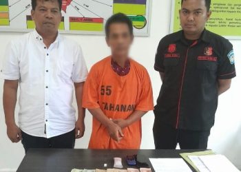 Personil Sat Narkoba Polres Simalungun Bergantian Foto Bareng TSK dan Barbuk