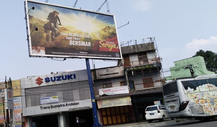 Reklame Produk Rokok di Ahmad Yani Tak Ada Izin, Videotron Berisi Iklan Produk Rokok Menyalahi