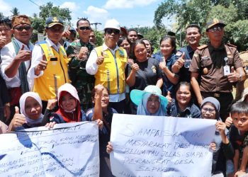 RHS Respon Keluhan Jalan Rusak Tak Disentuh Pembangunan, Warga : Terimakasih Pak Bupati