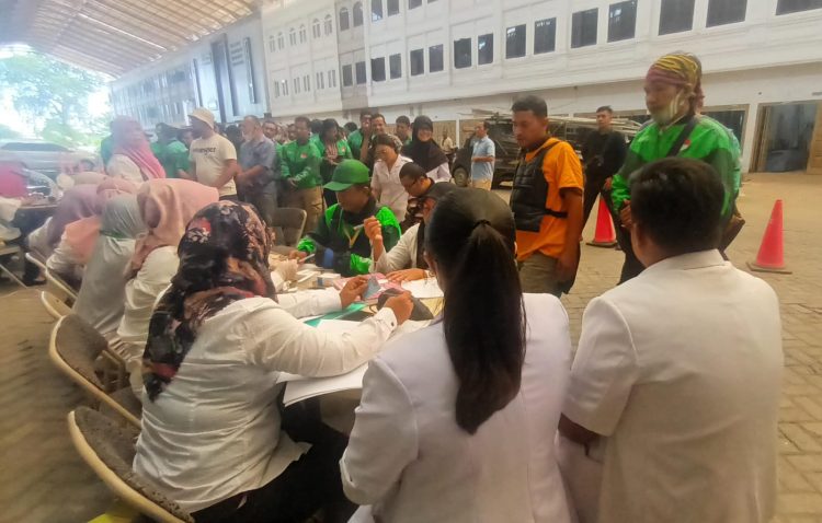 Sambut HKN 2023 Dinkes Sumut Skrining TB Paru Pengemudi Ojol